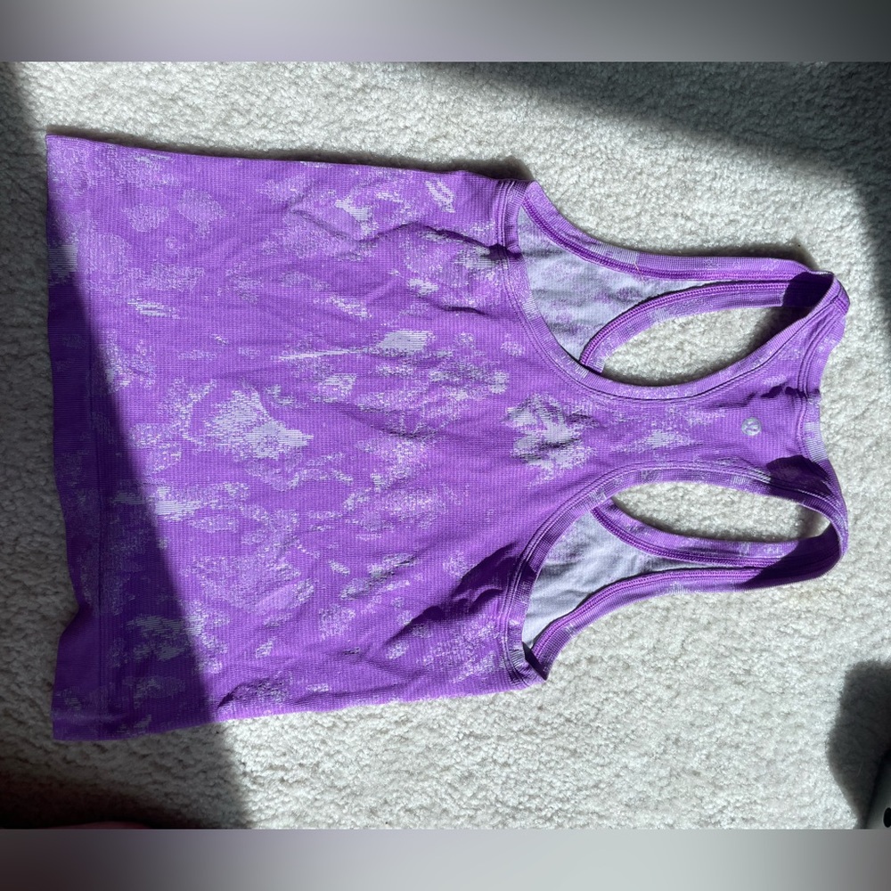 Size 4 lululemon race length swiftly tech tank top in moonlight magenta